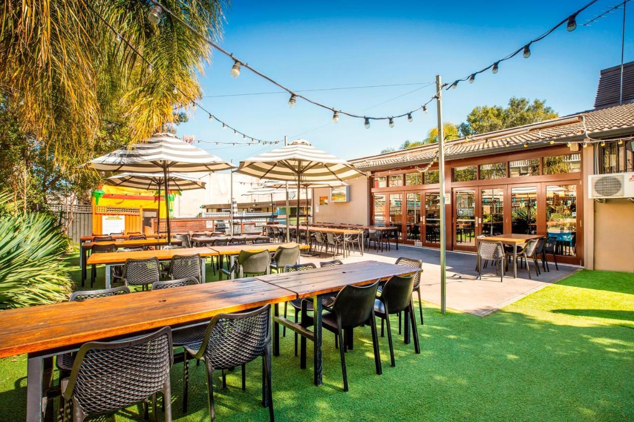 Nightcap At High Flyer Hotel Bankstown Exterior photo