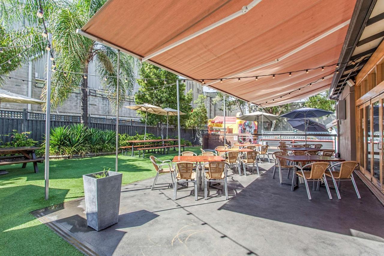 Nightcap At High Flyer Hotel Bankstown Exterior photo