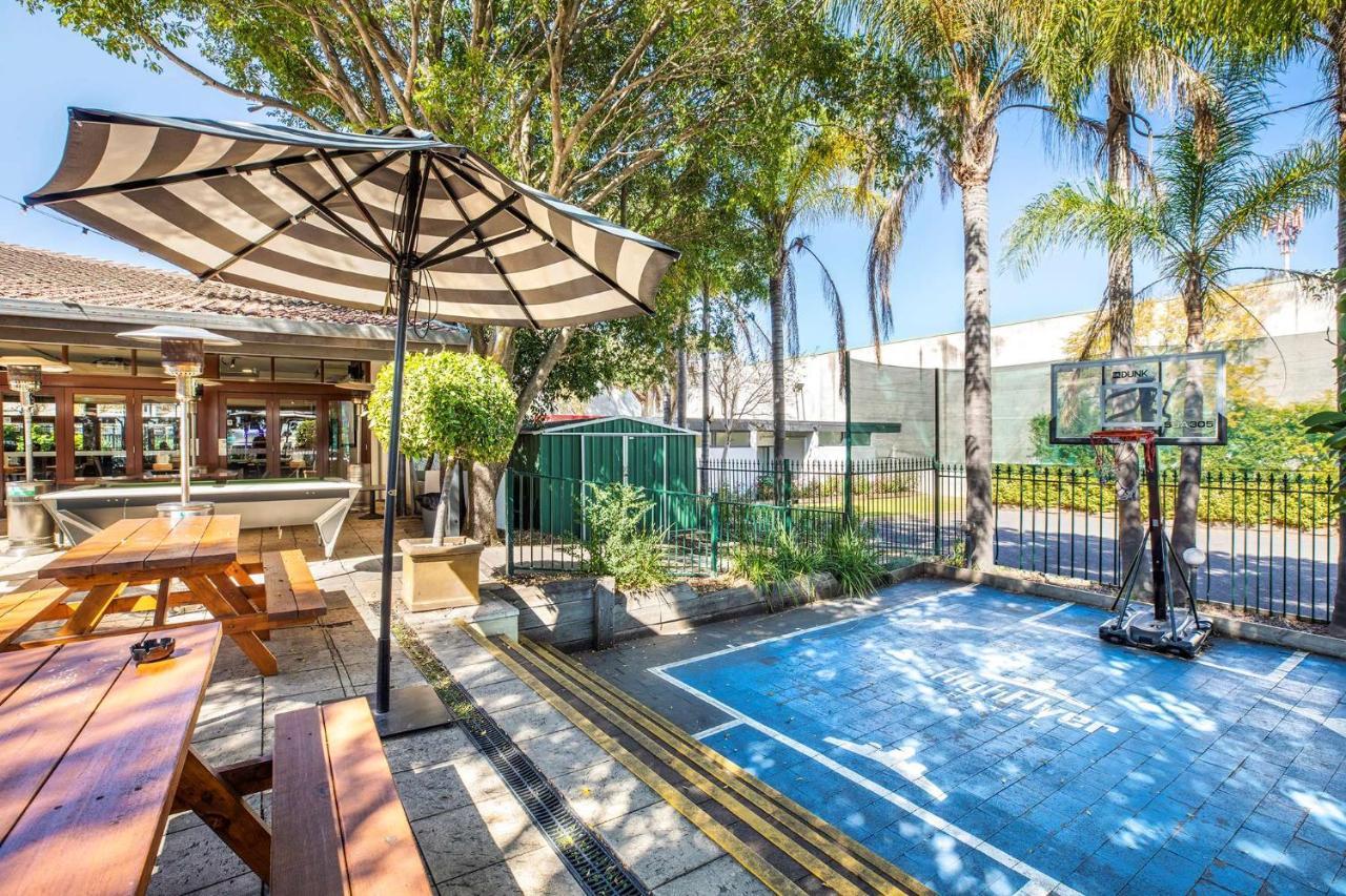 Nightcap At High Flyer Hotel Bankstown Exterior photo