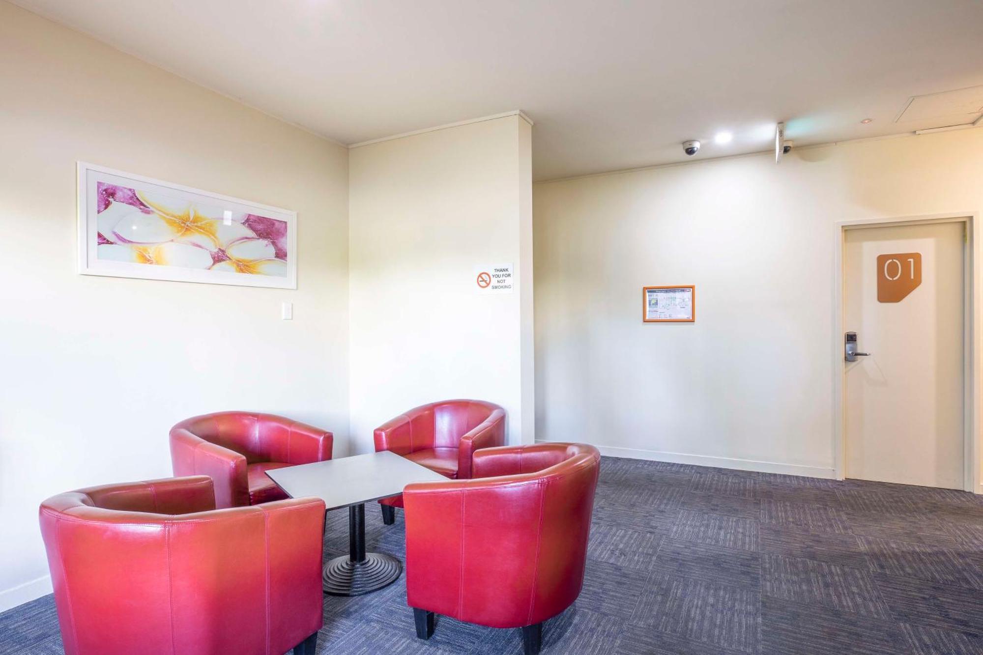 Nightcap At High Flyer Hotel Bankstown Exterior photo