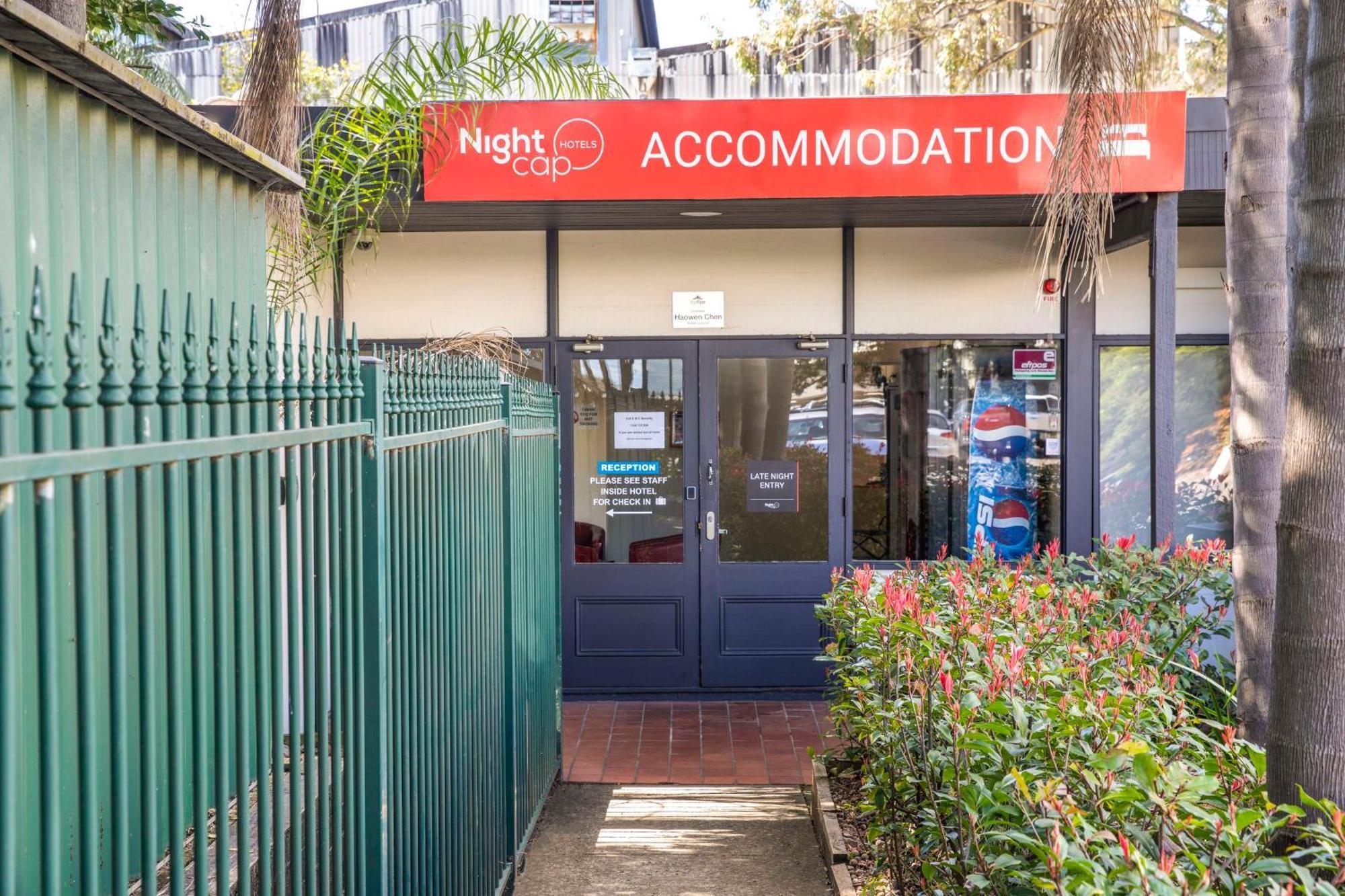 Nightcap At High Flyer Hotel Bankstown Exterior photo